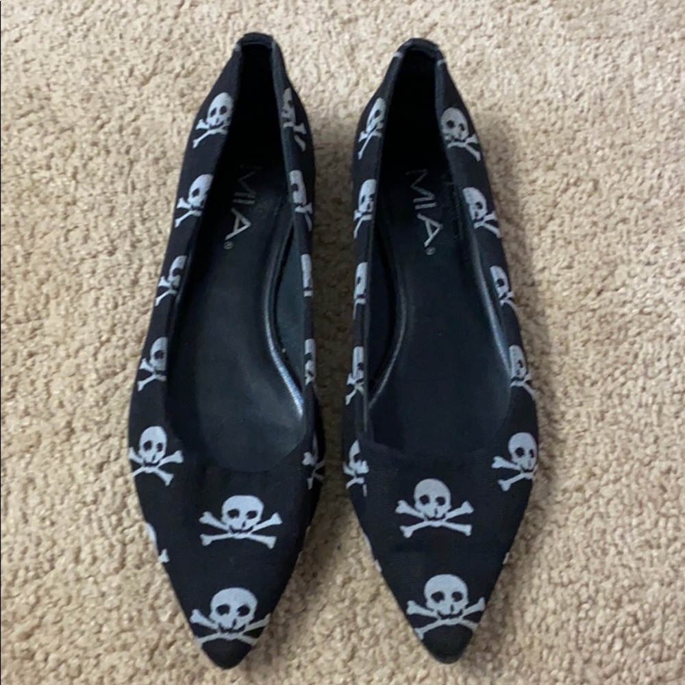 Black flats